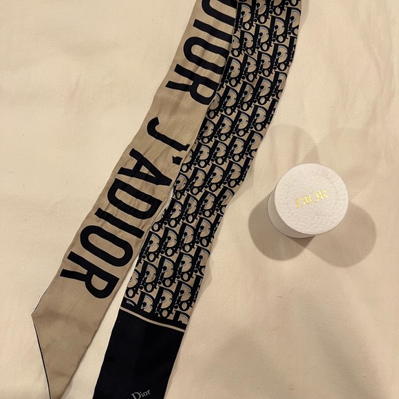DIOR SCARVE - Picture 4 of 8